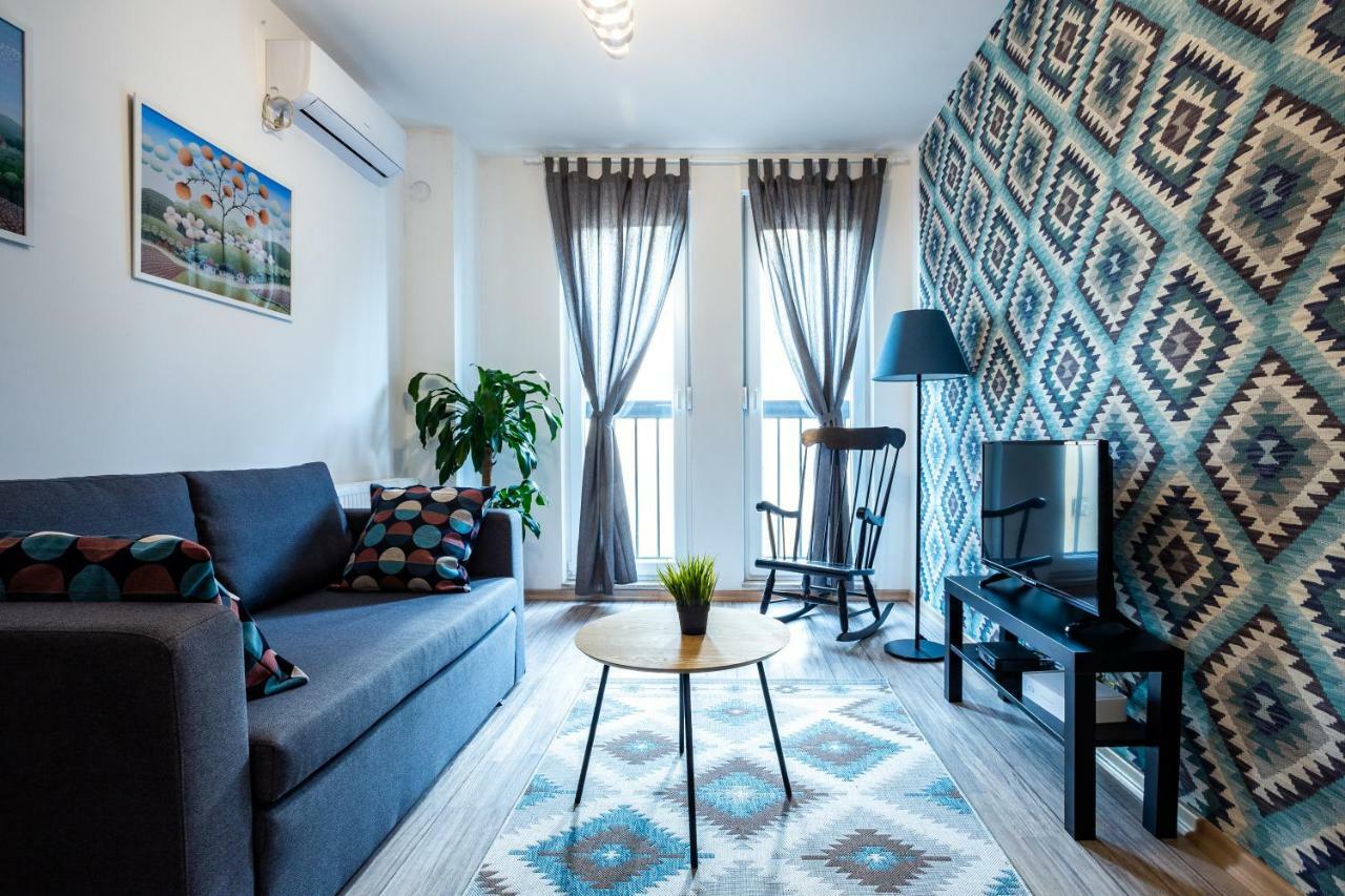 Modern Naive Downtown With Free Private Garage-Fast Wi-Fi Lejlighed Novi Sad Eksteriør billede