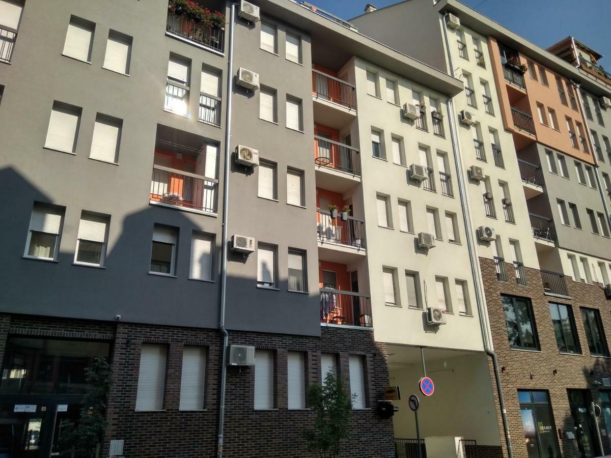 Modern Naive Downtown With Free Private Garage-Fast Wi-Fi Lejlighed Novi Sad Eksteriør billede